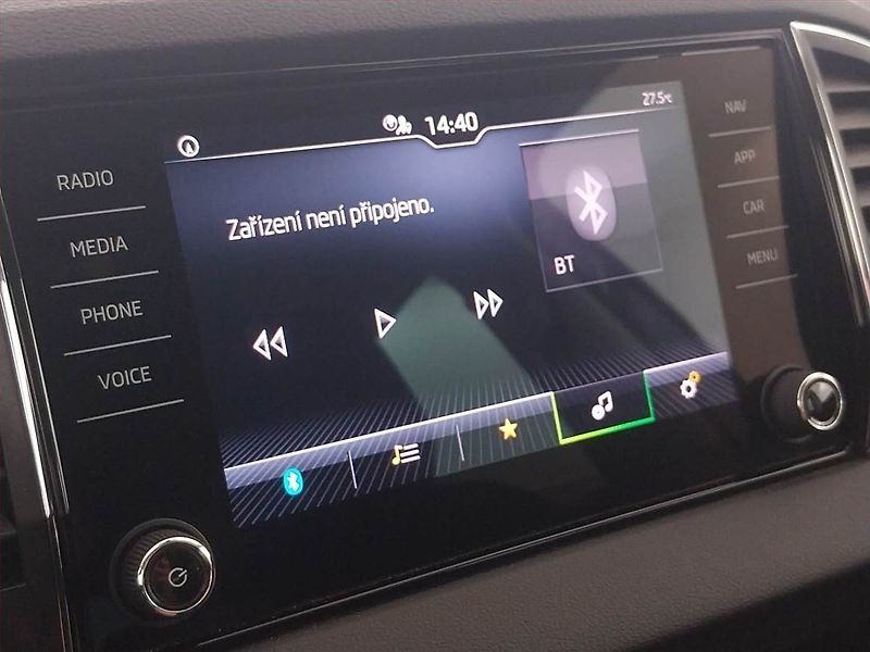 Škoda Karoq (2022) Ambition Plus 1.5 TSI - fotka 23 z 25