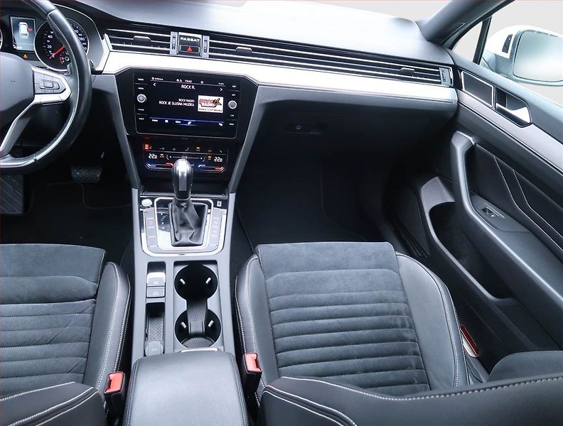 Volkswagen Passat (2020) Elegance 2.0 TDI, Automat - fotka 8 z 19