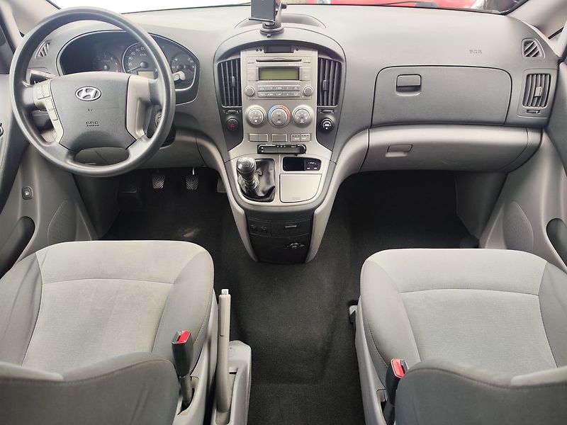 Hyundai H 1 2.5 CRDi/100kW Tour 8.Míst - fotka 14 z 26