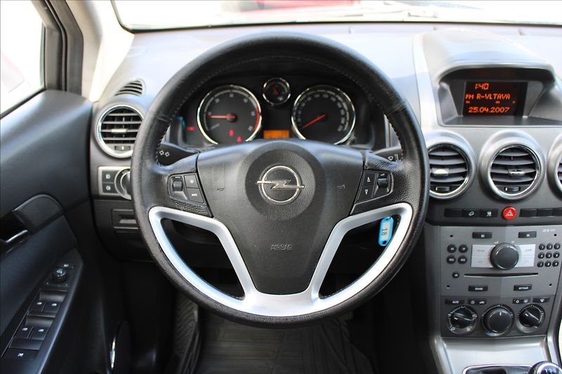 Opel Antara 2,0 CDTi  4X4,TAŽNÉ - fotka 9 z 27