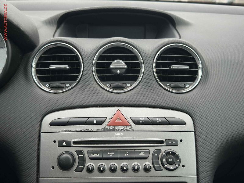 Peugeot 308 (2009) 2.0HDi 7míst, STK8/28, panor. - fotka 14 z 22