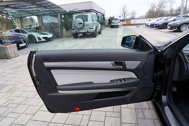 Mercedes-Benz Třídy E 200 CGI/cabrio/Avangarde/kůže - fotka 22 z 44