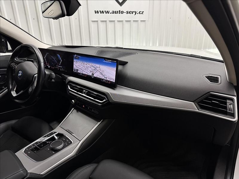 BMW Řada 3 330E 215kW XDRIVE TAŽNÉ 2XALU - fotka 45 z 50