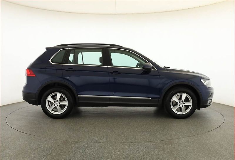 Volkswagen Tiguan (2019) Comfortline 2.0 TDI, 4X4 - fotka 6 z 19