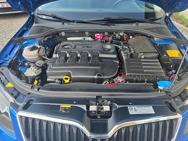 Škoda Octavia (2015) 2.0 TDI TOP Serviska - fotka 20 z 20