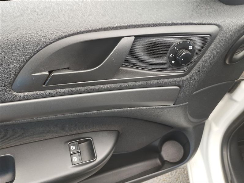 Škoda Octavia 1,6 TDi 77KW - fotka 13 z 14