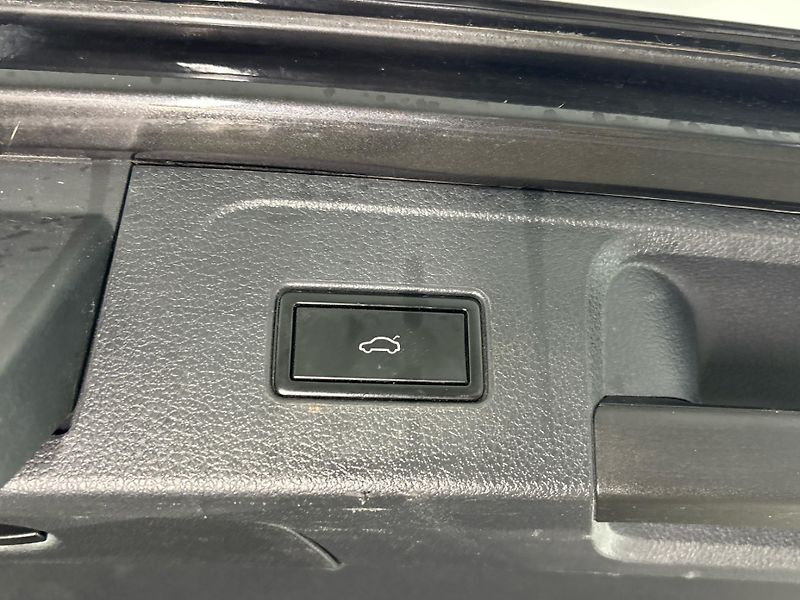 Volkswagen Passat Bussines - fotka 28 z 29