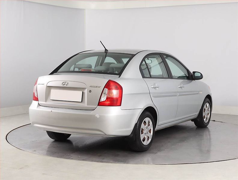 Hyundai Accent (2007) 1.4i, po STK, dobrý stav - fotka 5 z 14