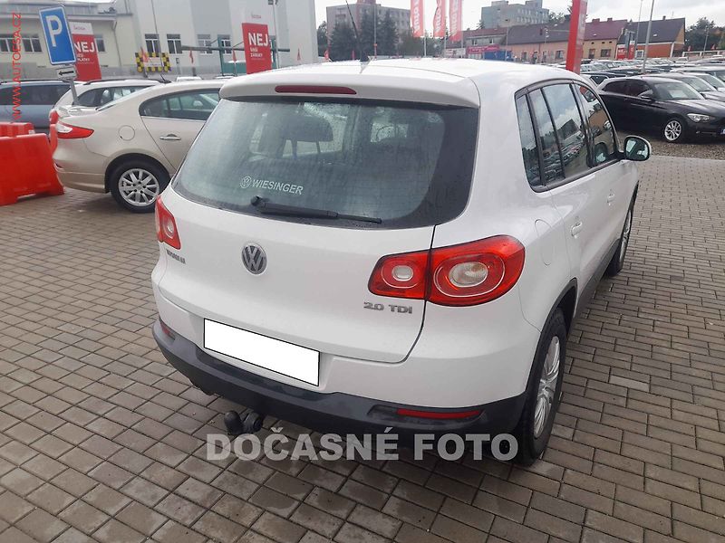 Volkswagen Tiguan (2010) 2.0TDi 4x4, servis.kniha, AC - fotka 2 z 3