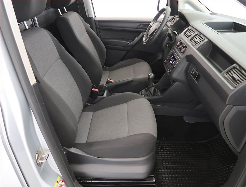 Volkswagen Caddy (2019) 2.0 TDI, ČR, DPH - fotka 9 z 16