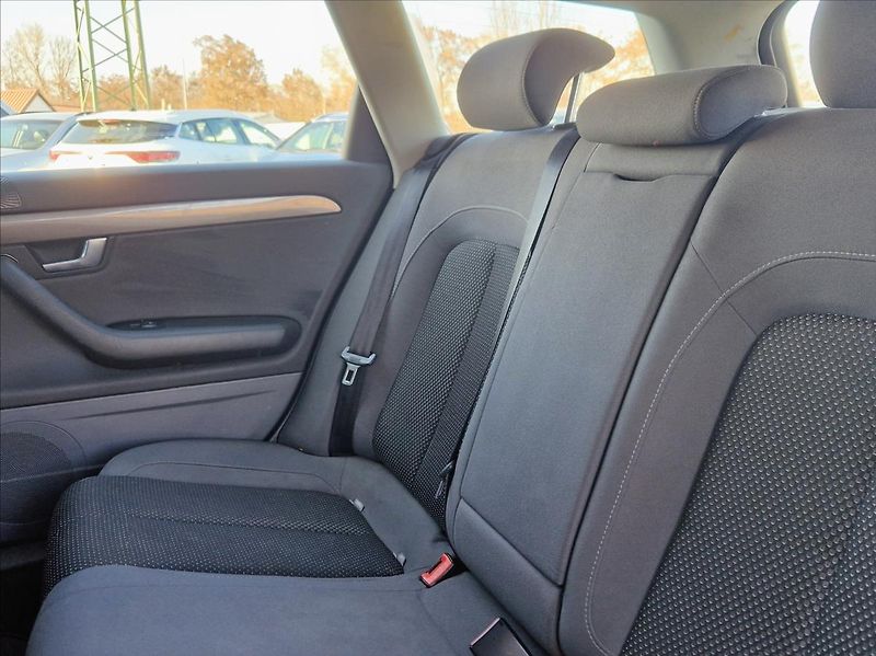 Seat Exeo 2,0 TDI Hezký stav - fotka 14 z 24