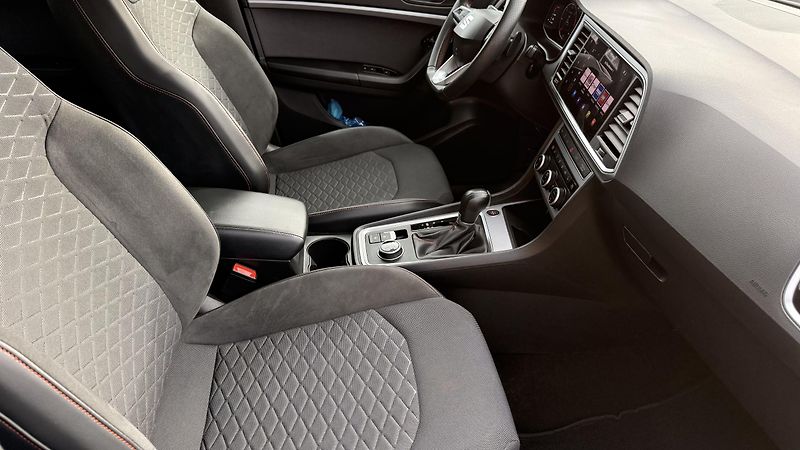 Seat Ateca (2025)  FR 2.0 TDI , AT,LED, ZÁRUKA - fotka 34 z 57