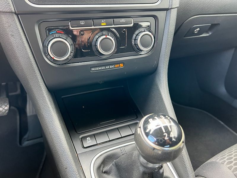 Volkswagen Golf (2010) Variant 1.4 16V 59kW - fotka 15 z 26