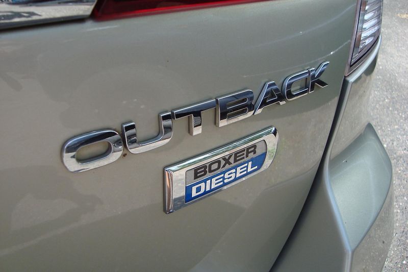 Subaru Outback (2011) 2.0 D,AWD,ČR, 2.Maj.Servis.Kn. - fotka 17 z 76