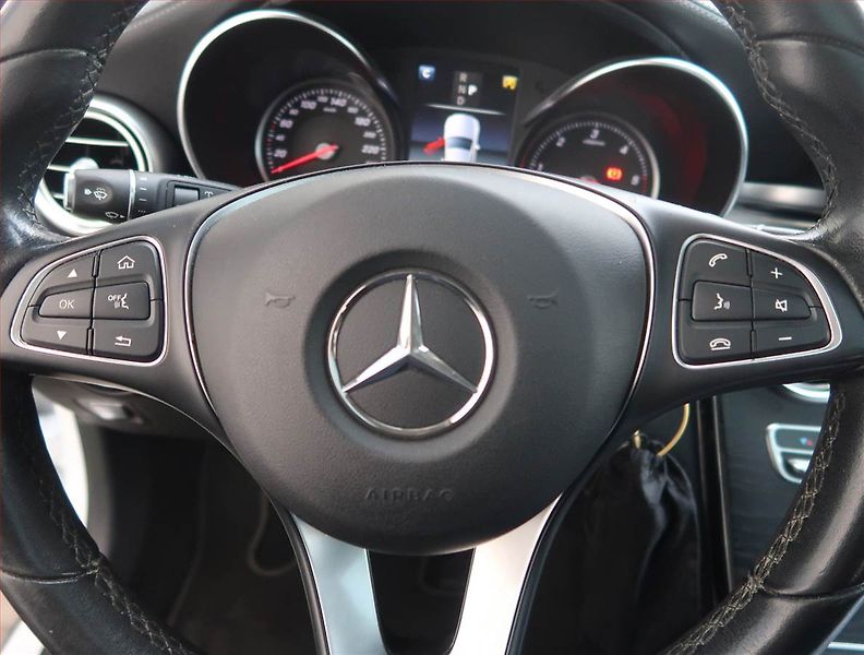 Mercedes-Benz GLC (2017) AMG line 350 d 4MATIC - fotka 19 z 21