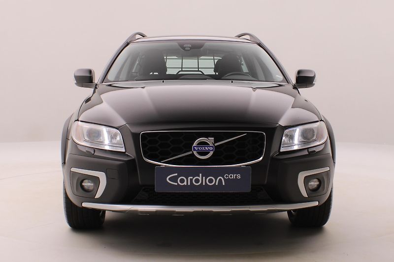Volvo XC70 D4 AWD SUMMUM AUT CZ - fotka 15 z 39
