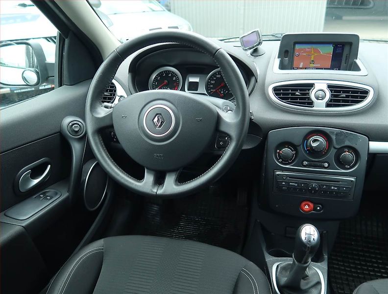 Renault Clio (2009) 1.2 16V , nová STK - fotka 7 z 15