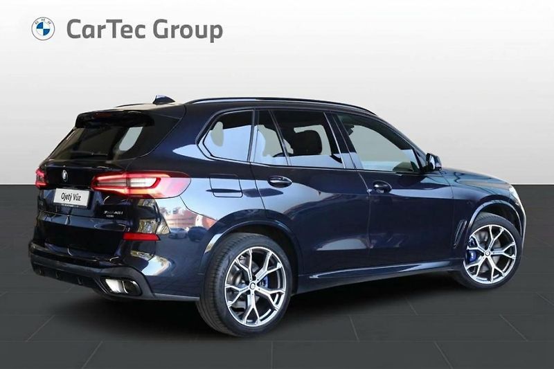 BMW X5 xDrive40i - fotka 6 z 29