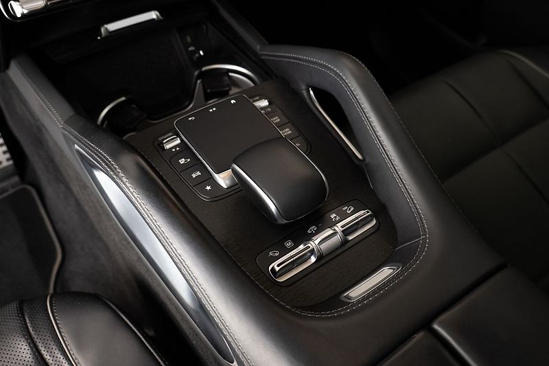 Mercedes-Benz GLS 450d 4MATIC - fotka 18 z 27
