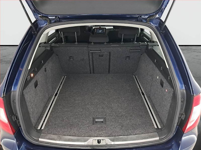 Škoda Superb (2010) 2.0 TDI, Tempomat - fotka 13 z 17