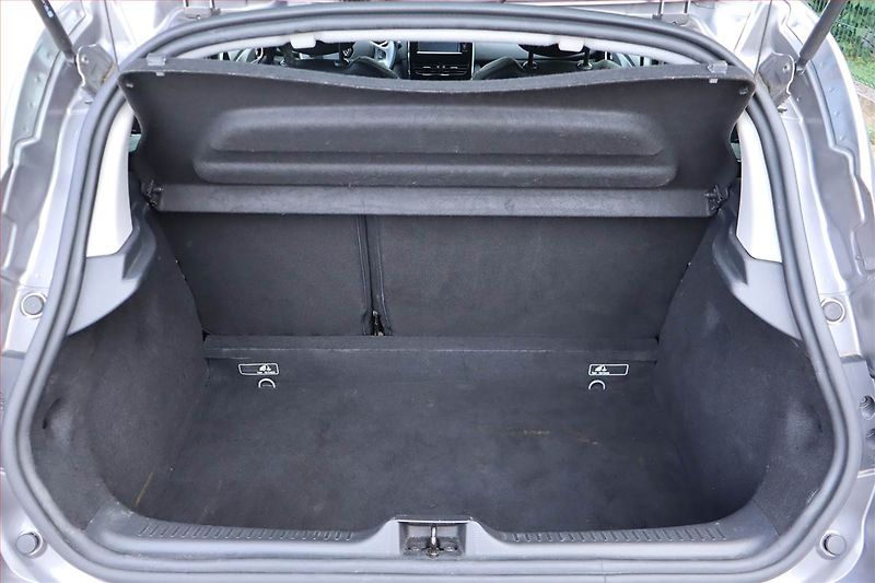 Renault Clio (2015) 1.2 16V, Navi, Tempomat - fotka 14 z 21