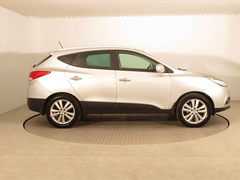 Hyundai ix35 (2014) 2.0 CRDi, 4X4, Navi, Tempomat - fotka 6 z 17