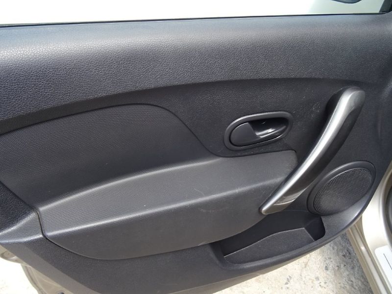 Dacia Logan (2013) 1.2i,1majČR,S.kniha,klima - fotka 15 z 22