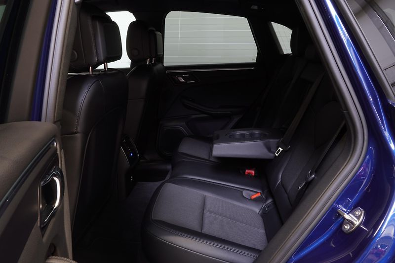 Porsche Macan 2.0TSI,1.MAJ,ČR,DPH,ACC,Kamera - fotka 17 z 28