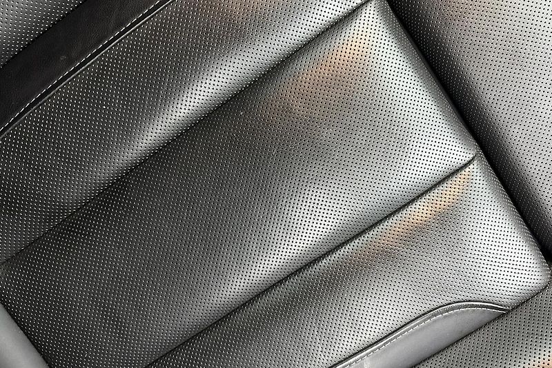 BMW Řada 8 M850i xDrive - fotka 13 z 25