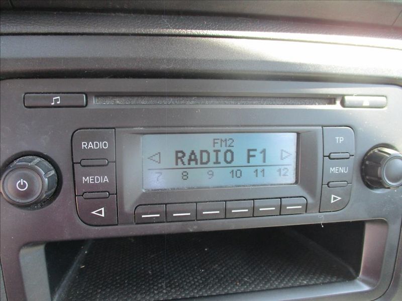 Škoda Fabia 1,2 TSi, klimatizace,serviska, - fotka 22 z 39