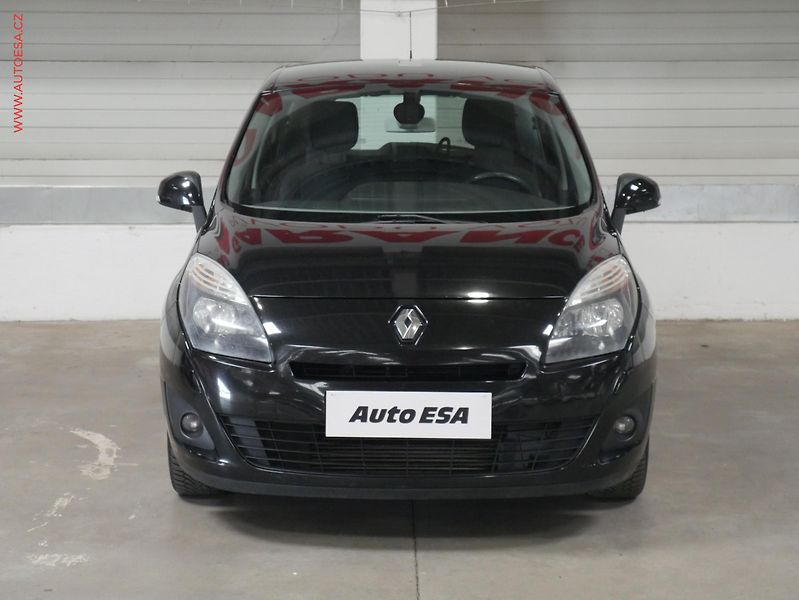Renault Scénic (2010) 1.9dCi 7míst, autoAC, temp - fotka 2 z 21