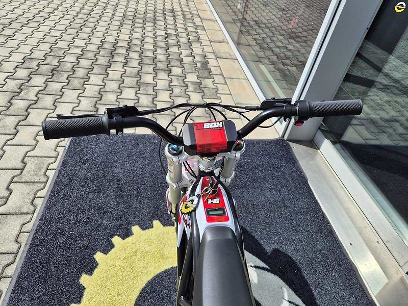 Ostatní (2026) Pitbike Stomp E-Box electric 1 - fotka 17 z 17