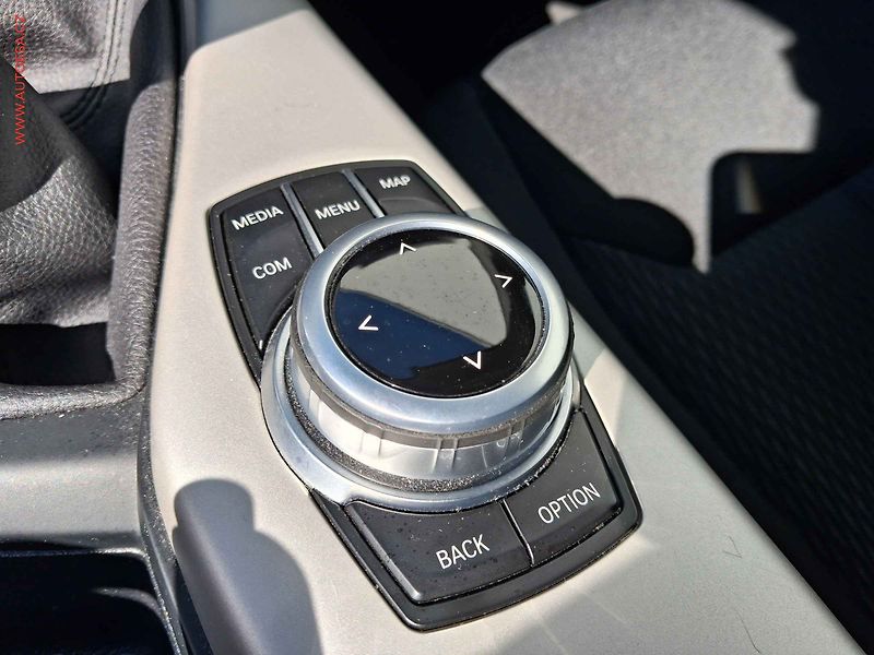 BMW Řada 1 (2018) 1.5i 118i, LED, navi, +ALU - fotka 20 z 21