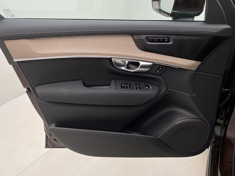 Volvo XC90 (2026) T8 AWD Plug-in BRIGHT PLUS 7m - fotka 7 z 72