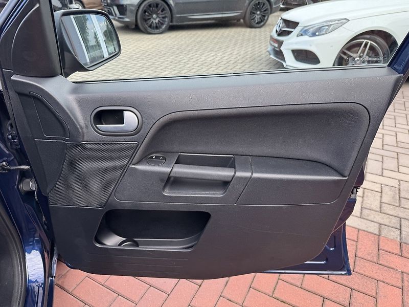 Ford Fusion (2010) 1.4i Style Klima Winter Paket - fotka 16 z 47