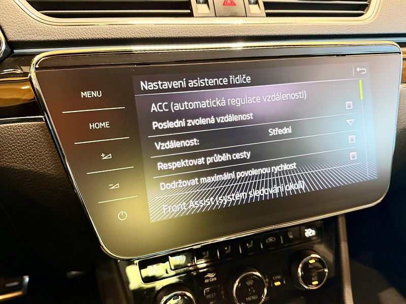 Škoda Superb 2.0 TDi 140 Kw DSG L&K - fotka 10 z 38