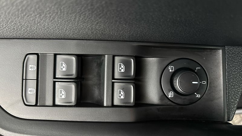 Škoda Superb 2.0 TDI DSG 4x4 Style - fotka 21 z 25