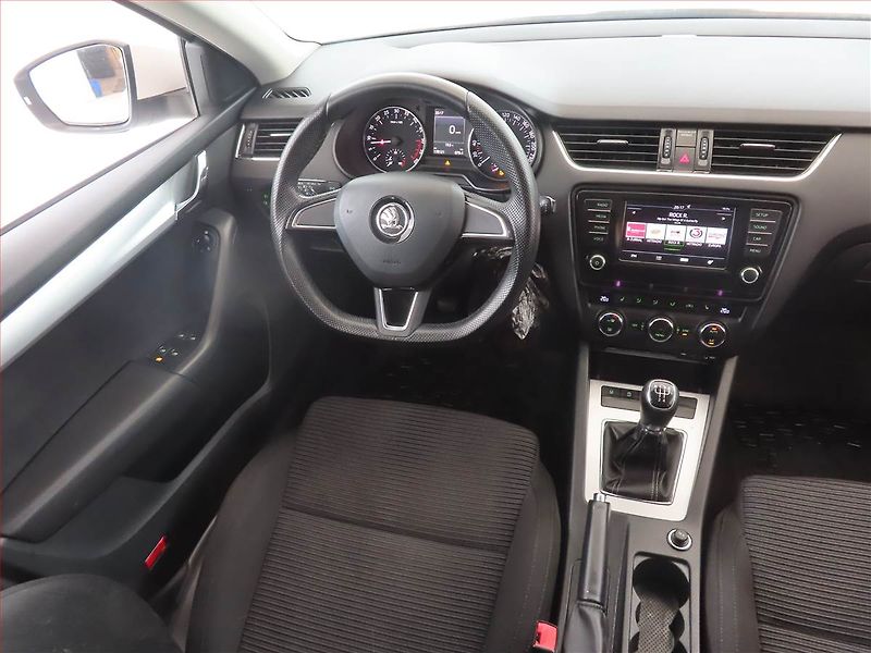 Škoda Octavia (2015) Style 1.6 TDI, Serv.kniha - fotka 7 z 13