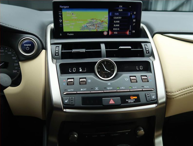 Lexus NX 300h (2022) Style Edition 300h - fotka 12 z 18