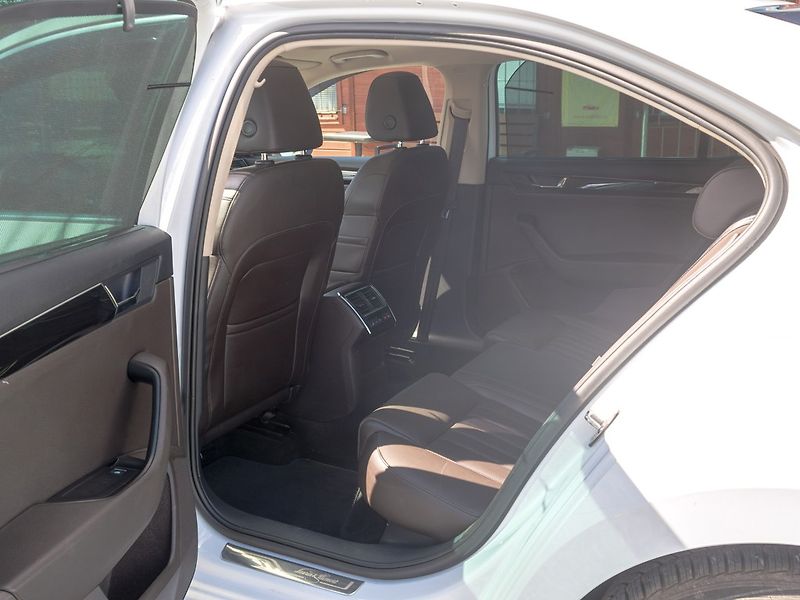 Škoda Superb (2017) 12/17 ČR 2.0TDI–LAURIN KLEMENT - fotka 42 z 58