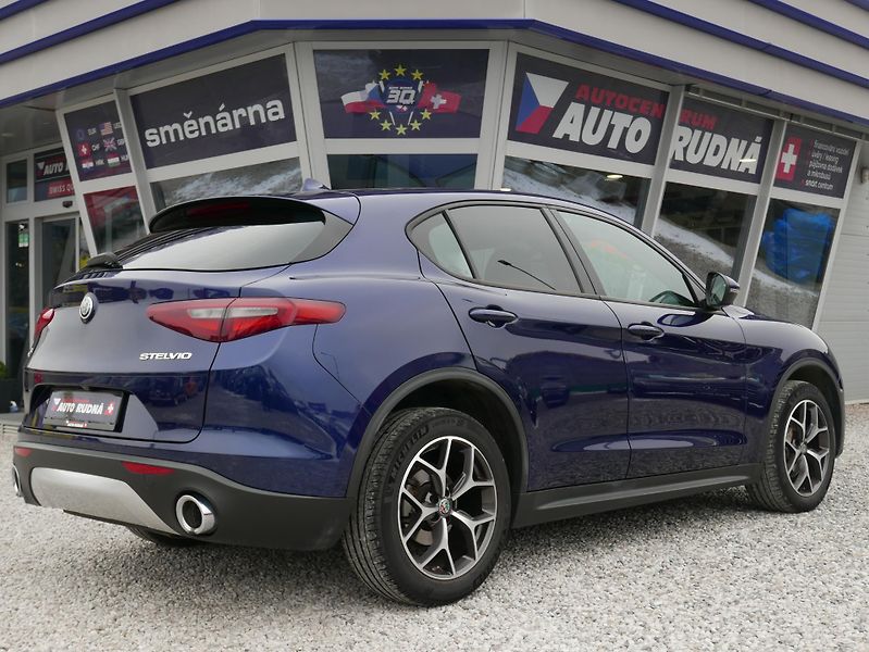 Alfa Romeo Stelvio 2,2 JTD Q4 154kW Automat - fotka 10 z 39