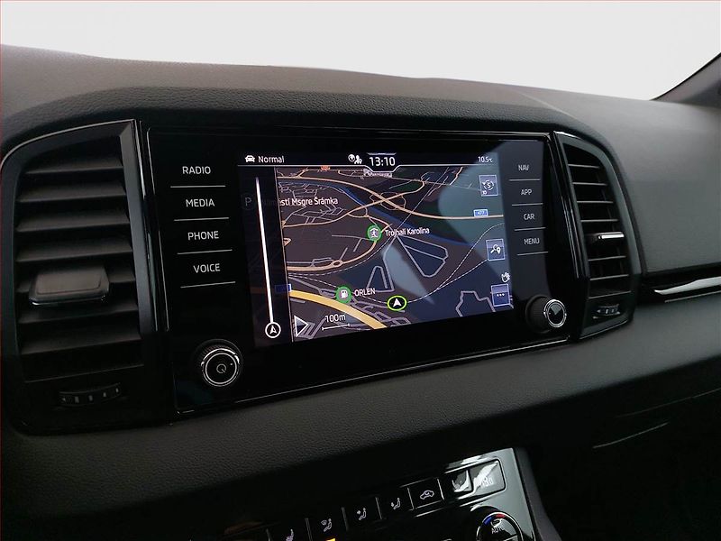 Škoda Karoq (2022) Sportline 1.5 TSI - fotka 16 z 21