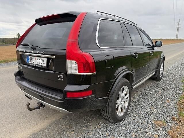 Volvo XC90 (2013) 2.4 D5 AWD SUMMUM AUT 7 míst - fotka 2 z 15
