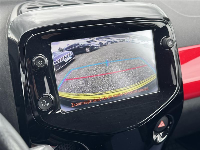 Citroën C1 1,0 VTi, JCC+,Carplay,Kamera - fotka 20 z 28