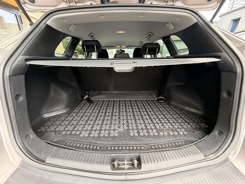 Hyundai i30 (2015) 1.6-NÍZKÁ SPOTŘEBA-AUT-SENZORY - fotka 21 z 28