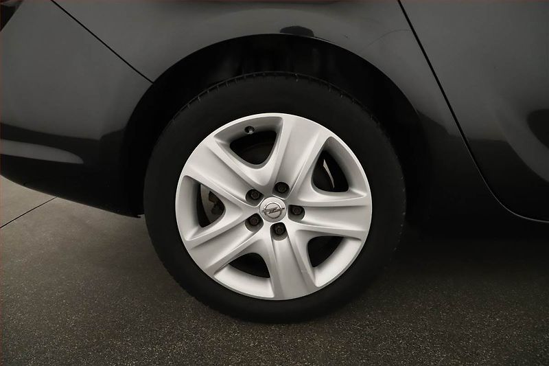 Opel Astra (2011) 2.0 CDTI, Serv.kniha, Navi - fotka 11 z 13