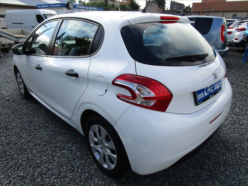 Peugeot 208 1.0i - fotka 4 z 40