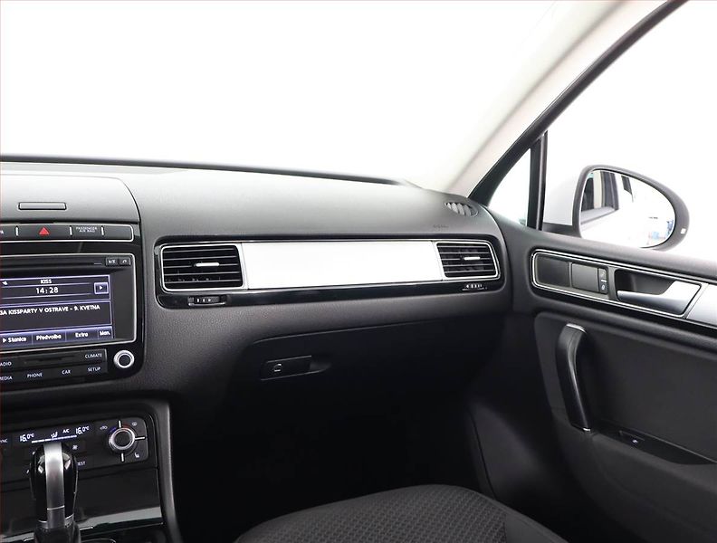 Volkswagen Touareg (2016) 3.0 TDI, 4X4, Automat - fotka 8 z 24