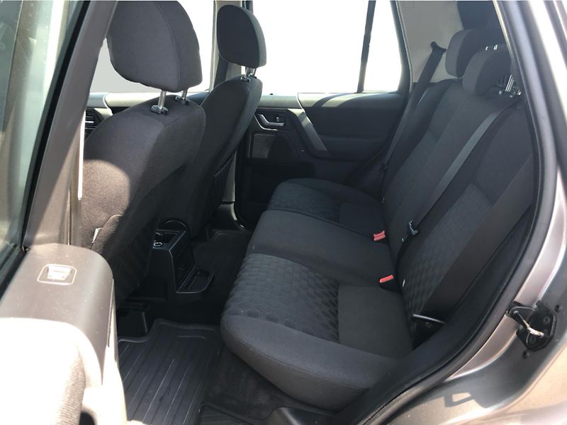 Land Rover Freelander A 2.2 TD4 - fotka 12 z 27
