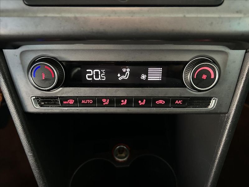 Volkswagen Polo 1,2   TSI,LOUNGE,2.MAJ,SERVISK - fotka 19 z 25